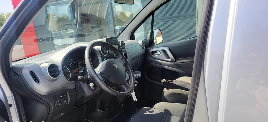 Peugeot Partner cena 59900 przebieg: 51819, rok produkcji 2016 z Dukla małe 379